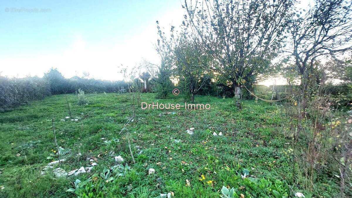 Maison à SAINT-HILAIRE-DE-VILLEFRANCHE