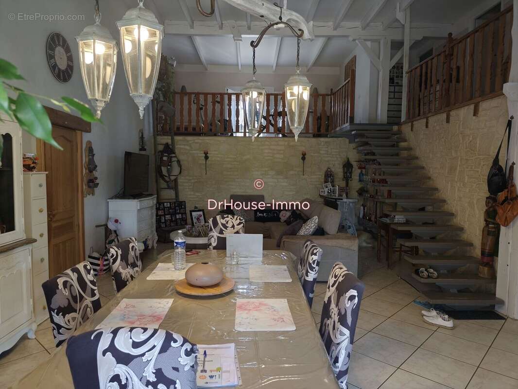 Maison 205 m² à Loupiac-De-La-Reole  - photo 12