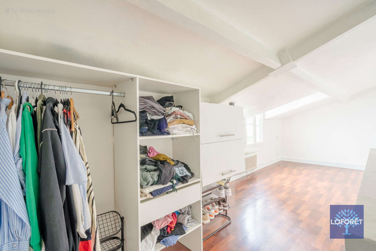 Appartement à LES PAVILLONS-SOUS-BOIS