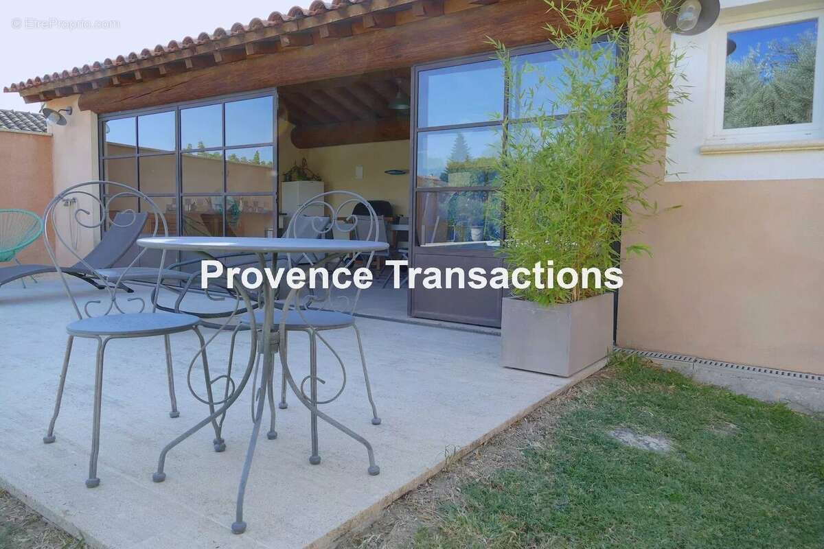 Très belle maison avec grandes dépendances - photo 6