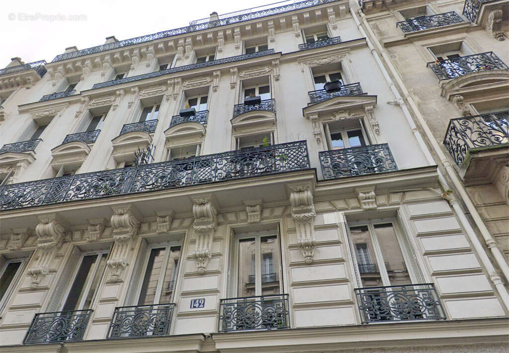 Appartement à PARIS-17E