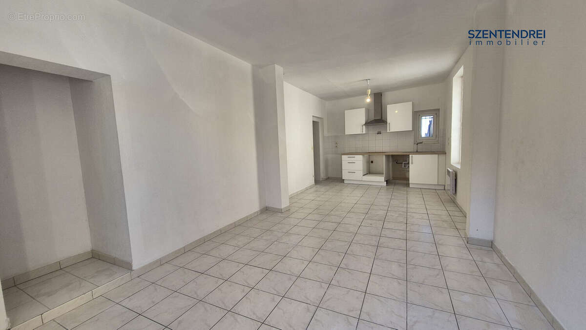 Appartement à LUNEL-VIEL