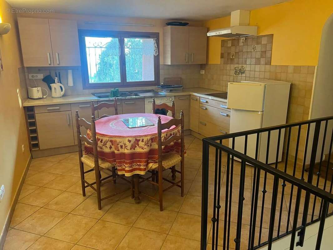 Maison à CASTAGNIERS