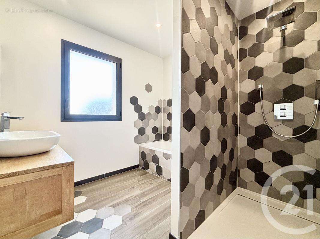 Maison 287 m² à Limoges  - photo 18