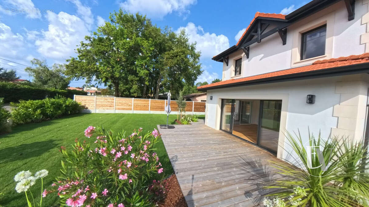 Maison 157 m² à La Teste-De-Buch  - photo 6