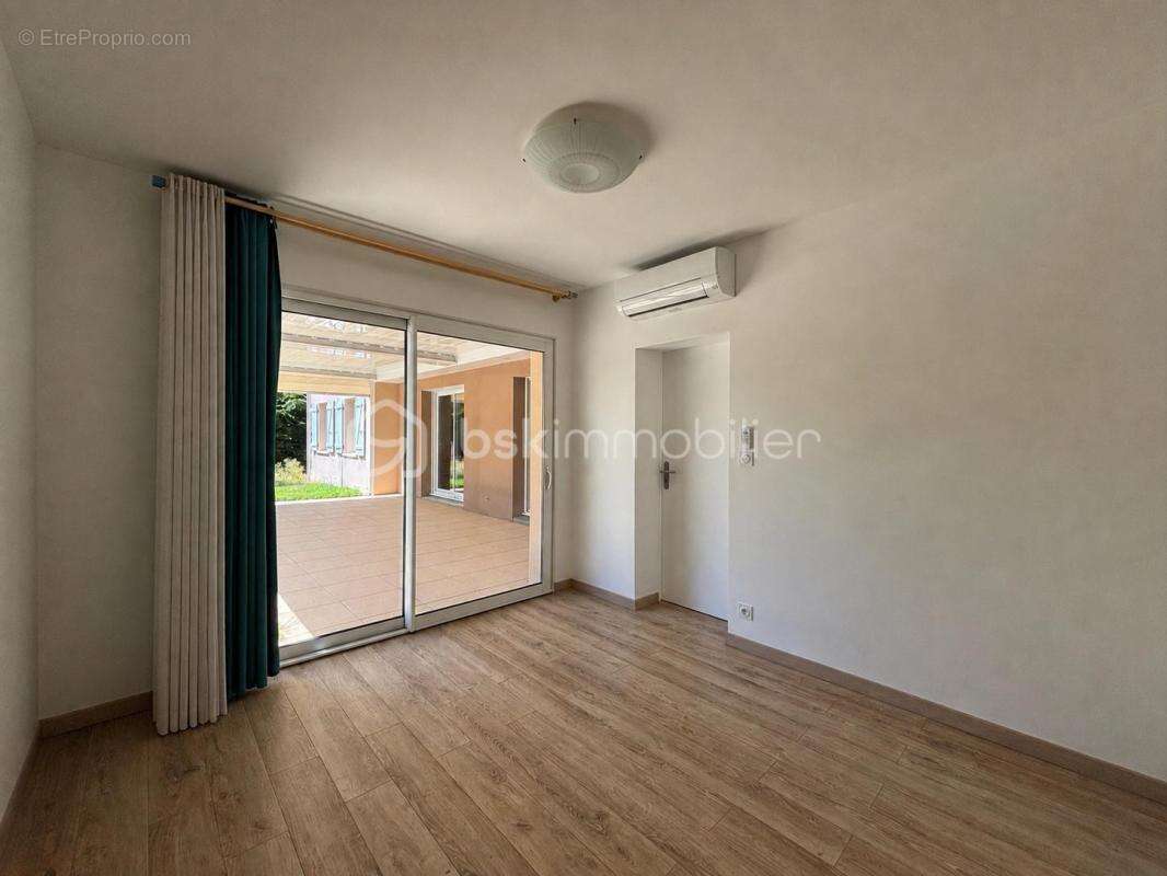 Maison familiale de 186 m² – 5 chambres – 3 salles de bains - photo 10