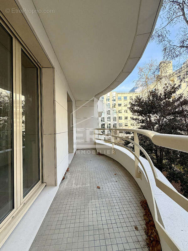 Appartement à LEVALLOIS-PERRET