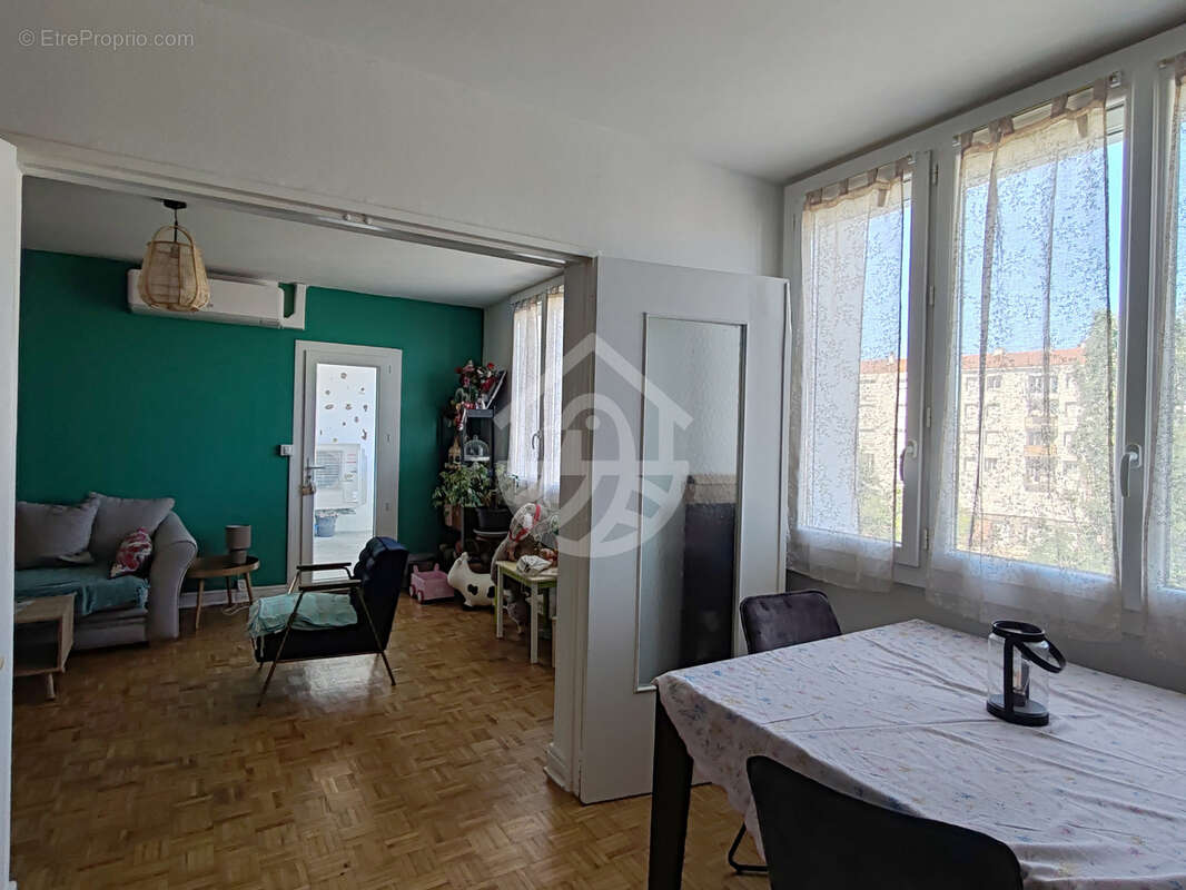 Appartement à BOURG-LES-VALENCE