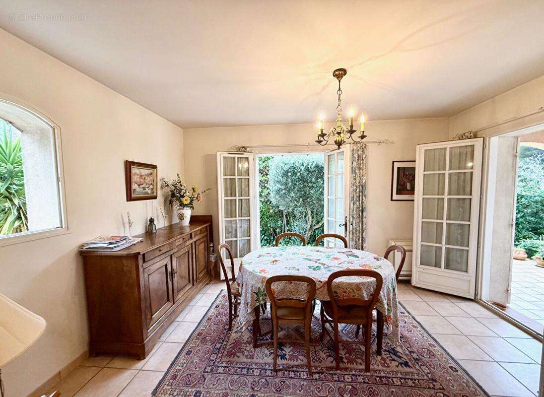 Maison à SIX-FOURS-LES-PLAGES