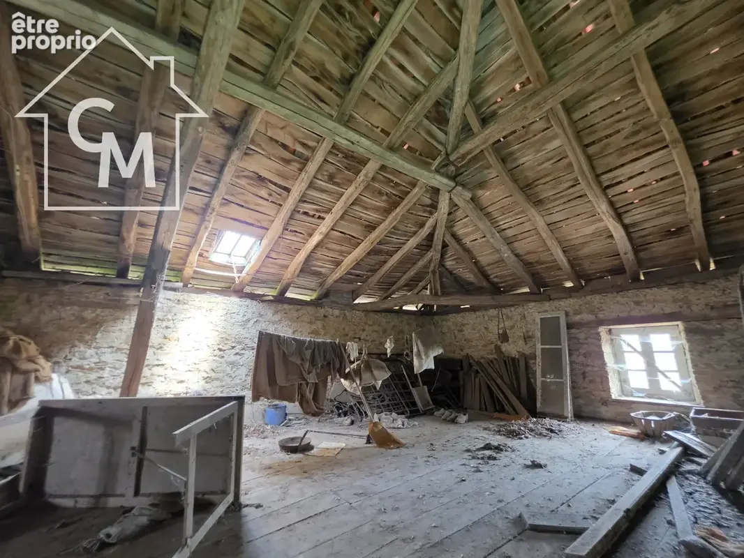 Maison de campagne à rénover avec dépendances et terrain de plus d'un hectare - photo 14