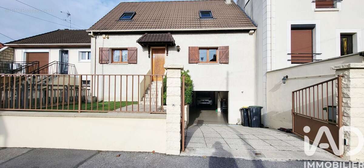 Photo 2 - Maison à LE BLANC-MESNIL