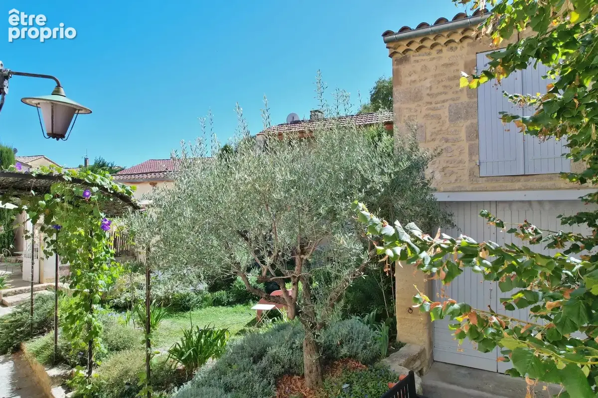 Maison de village avec jardin, bassin de nage et dépendance... - photo 25