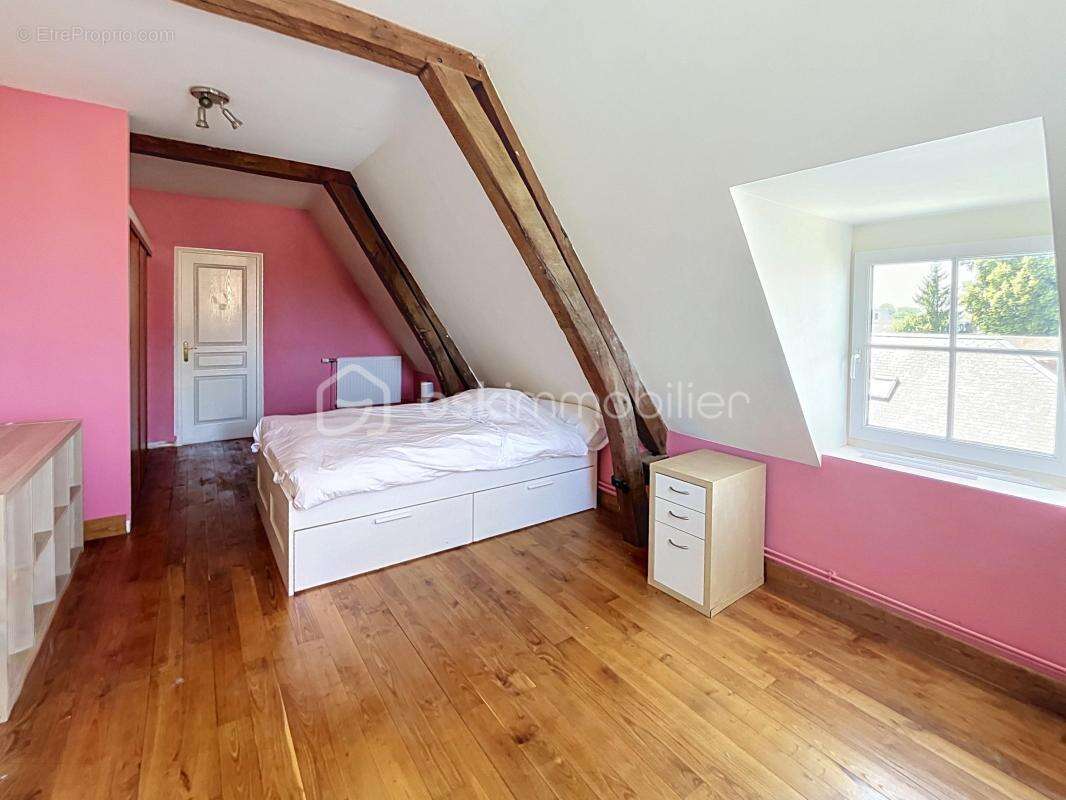 Maison de caractere avec jardin et garage - photo 6
