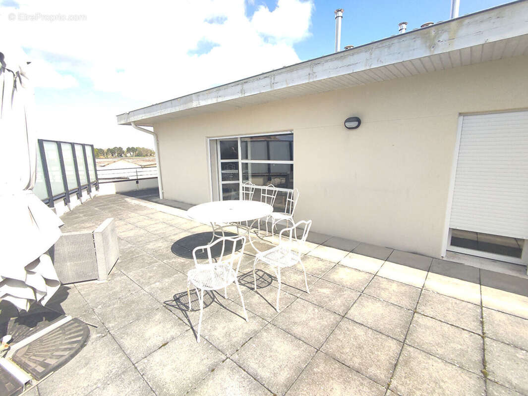 Appartement à VILLENAVE-D&#039;ORNON