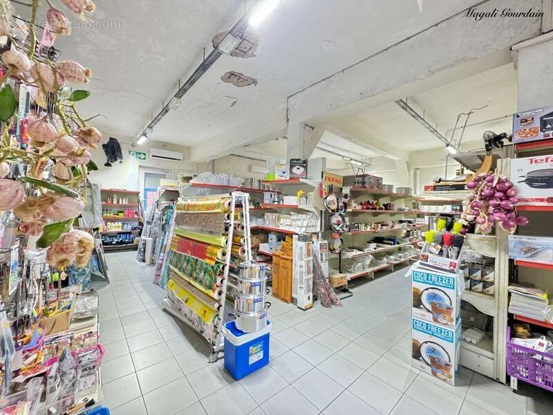 Commerce à LE MOULE