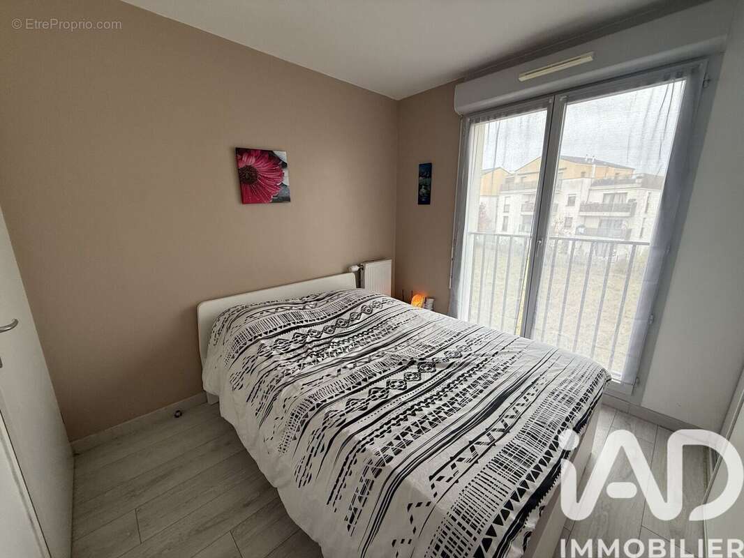 Photo 7 - Appartement à VERT-SAINT-DENIS