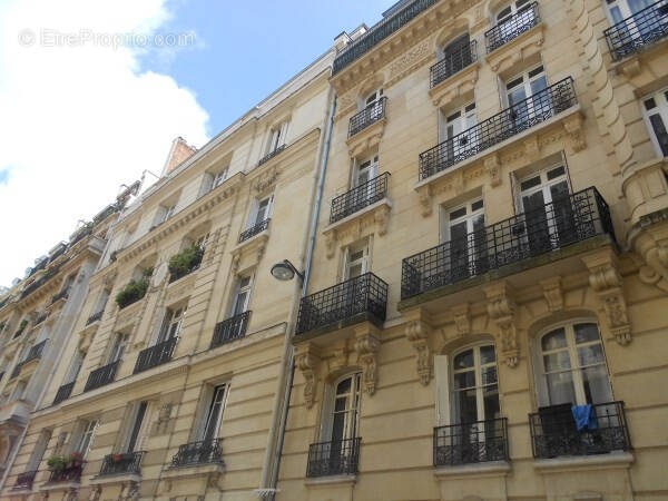 Appartement à PARIS-17E