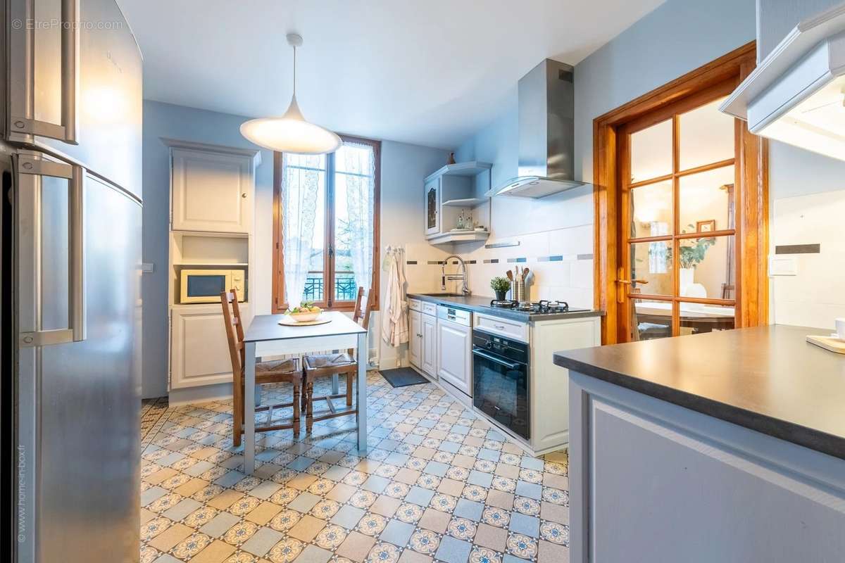 Maison à VAYRES-SUR-ESSONNE