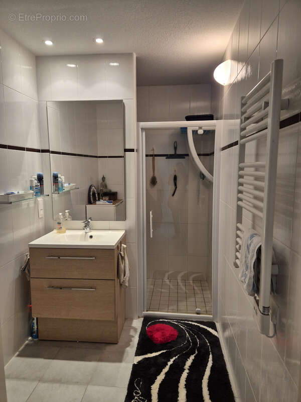 Maison à SAINT-LAURENT-DE-LA-PREE