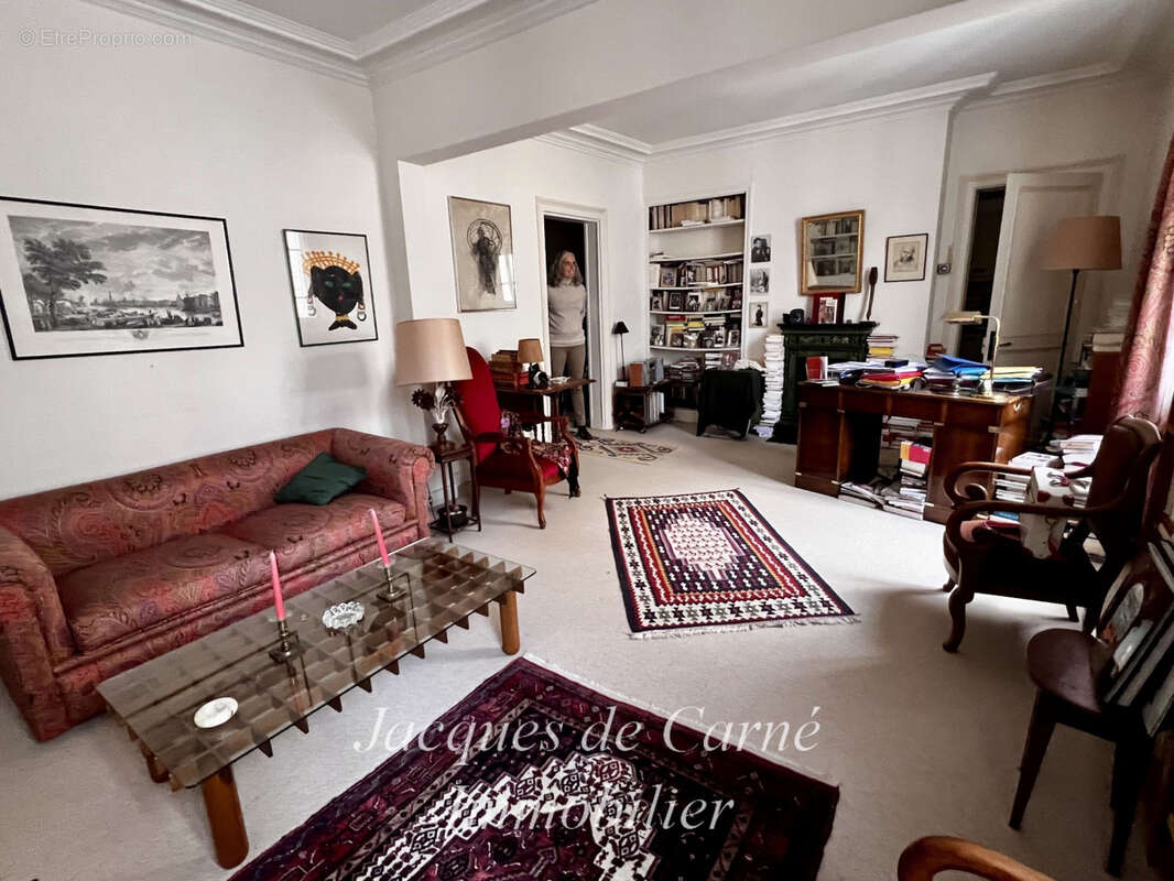 Appartement à PARIS-7E