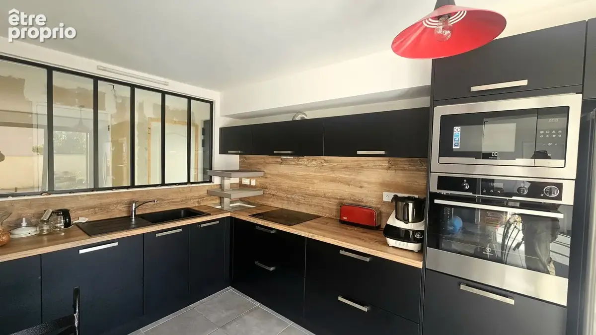 Grande maison rénovée avec deux logements, sur 573 m2 de terrain non mitoyen - photo 3