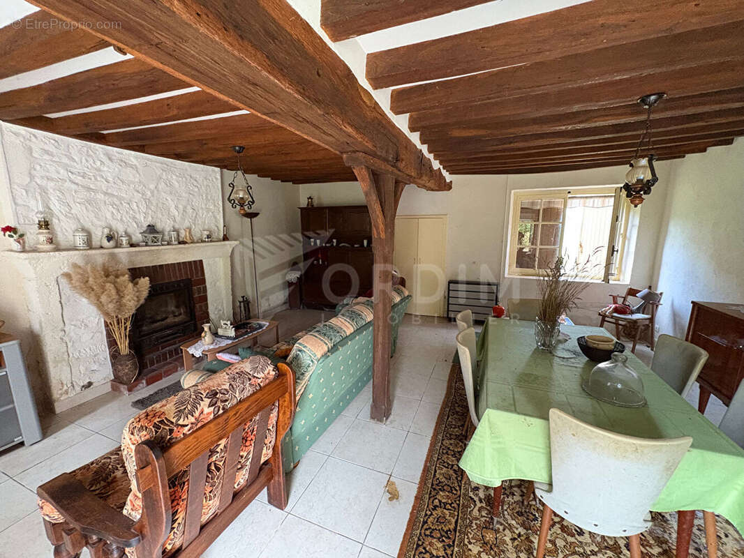 Maison à ETAIS-LA-SAUVIN