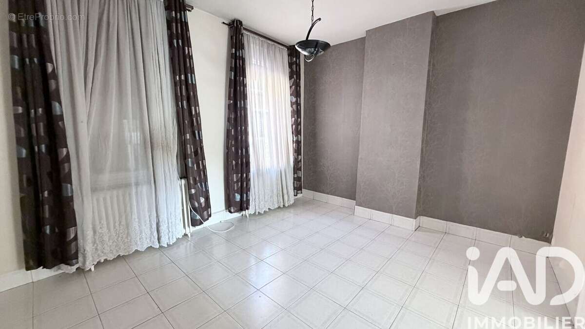 Photo 2 - Maison à SIN-LE-NOBLE