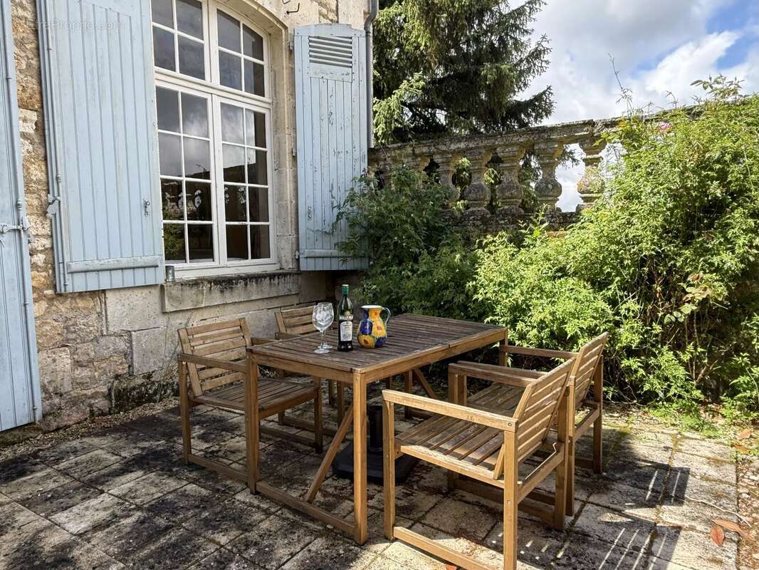 Propriété de caractère au sein d’un château – En exclusivité chez Beaux Villages - photo 11