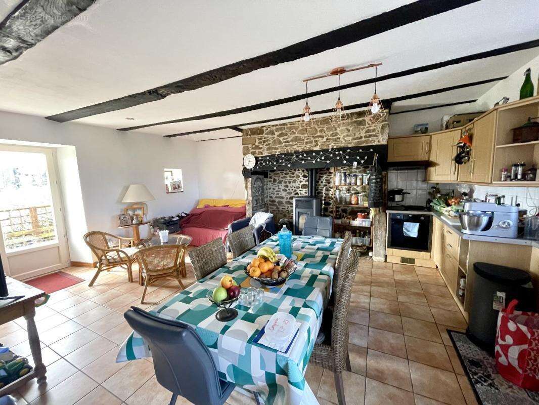Maison à LASCAUX