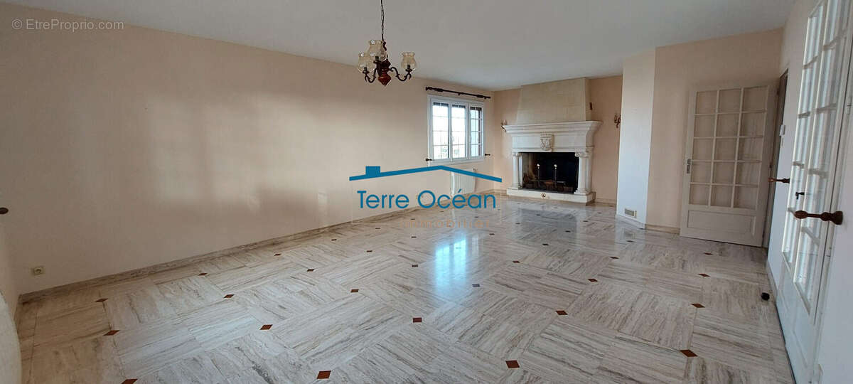 Maison à PONT-L'ABBE-D'ARNOULT