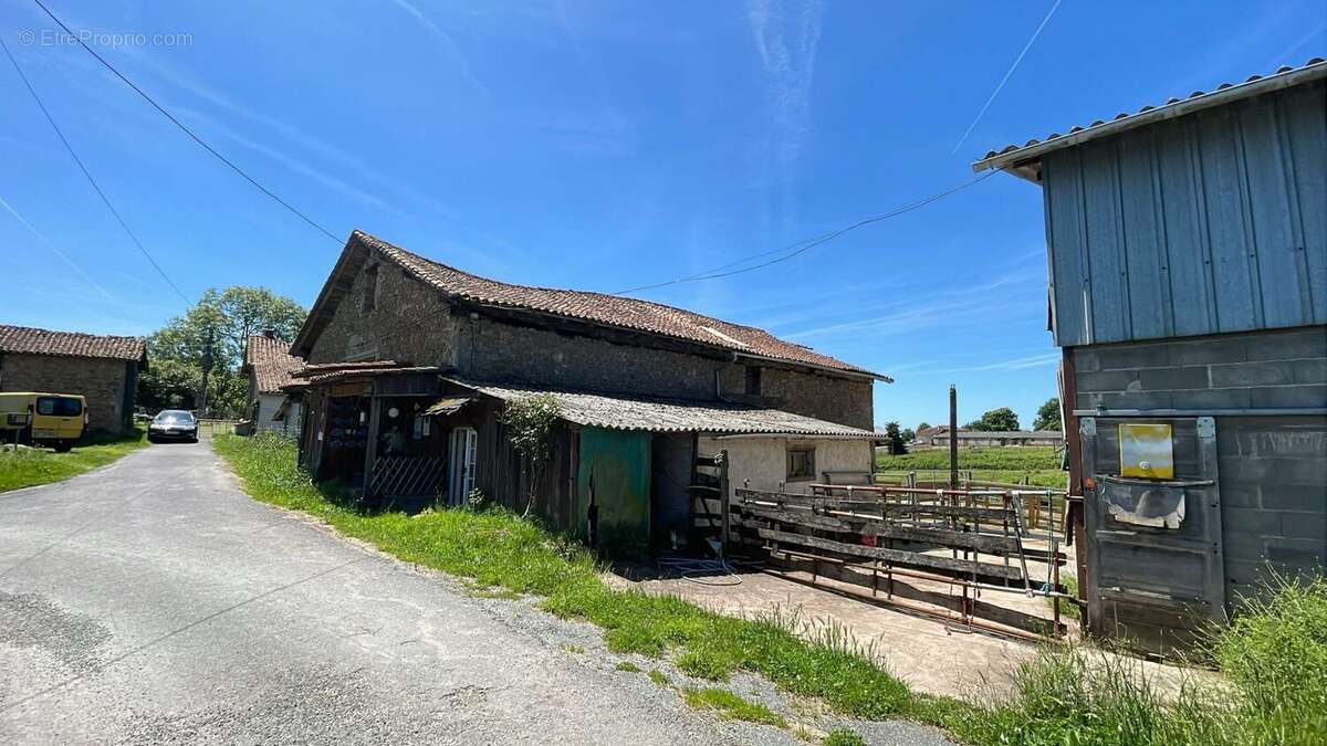 Maison à CHERONNAC