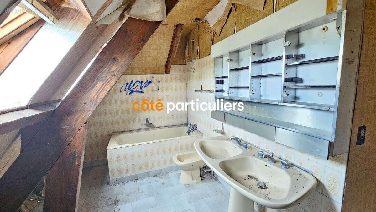 Maison à DOMATS