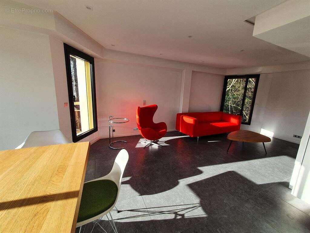 Appartement à VILLE-D'AVRAY