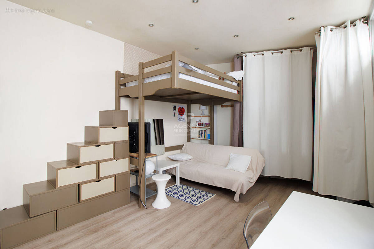 Appartement à PARIS-18E