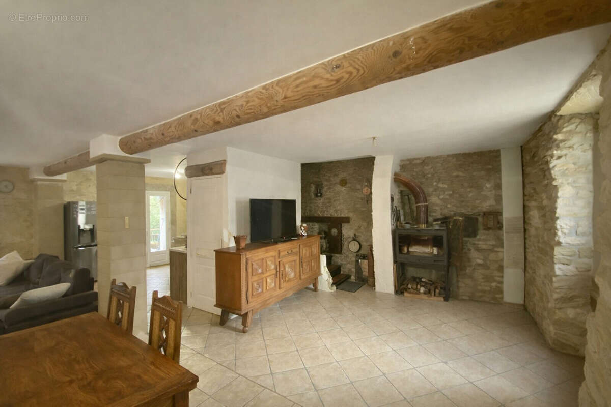 Maison à SAUMANE-DE-VAUCLUSE