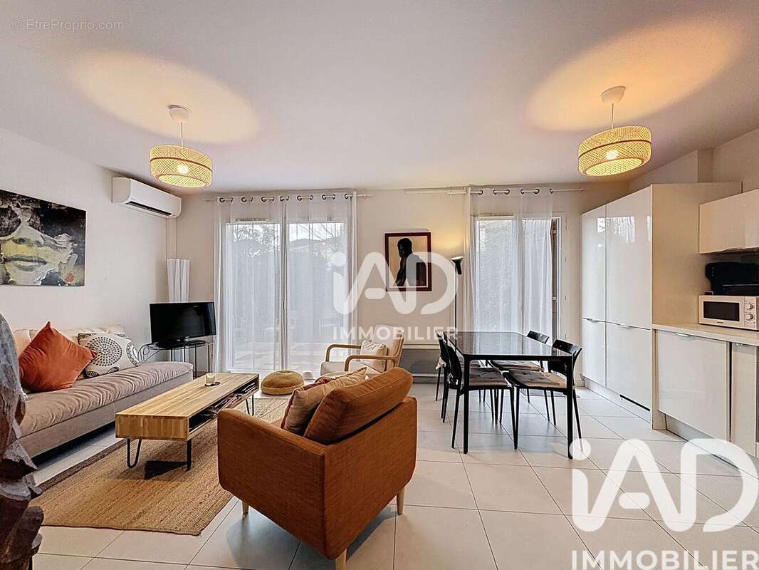 Photo 2 - Appartement à PLAN-DE-LA-TOUR