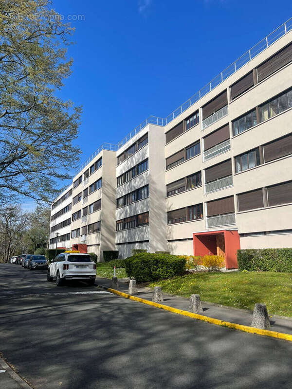Appartement à VAUX-LE-PENIL
