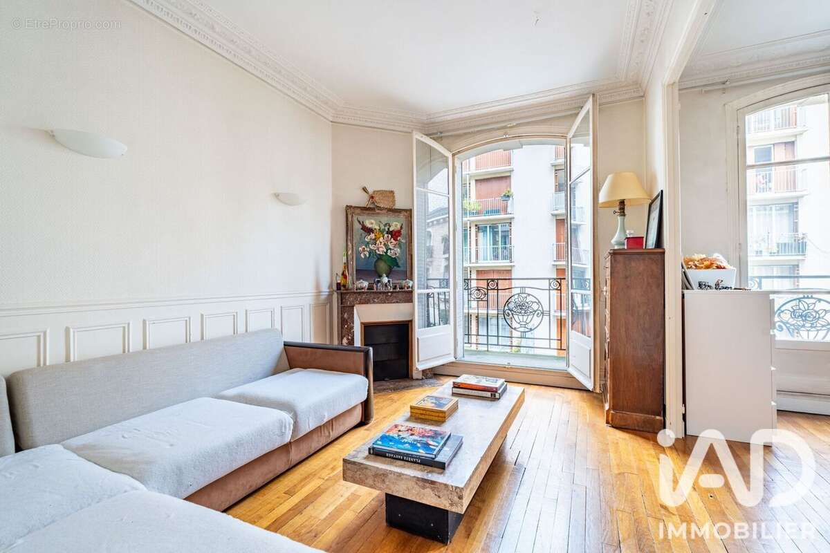 Photo 3 - Appartement à LA GARENNE-COLOMBES