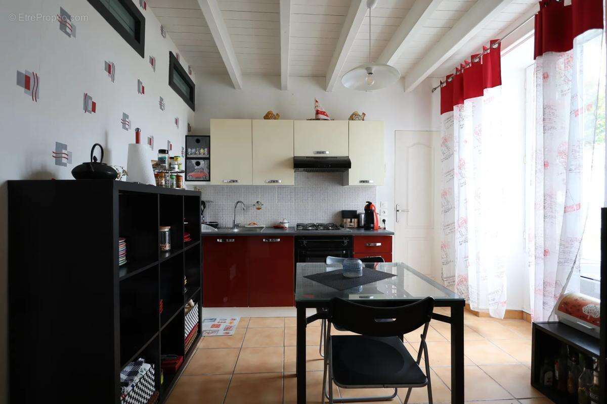 Maison à CHENAC-SAINT-SEURIN-D'UZET