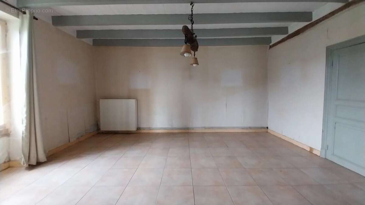 Maison à PUYLAROQUE