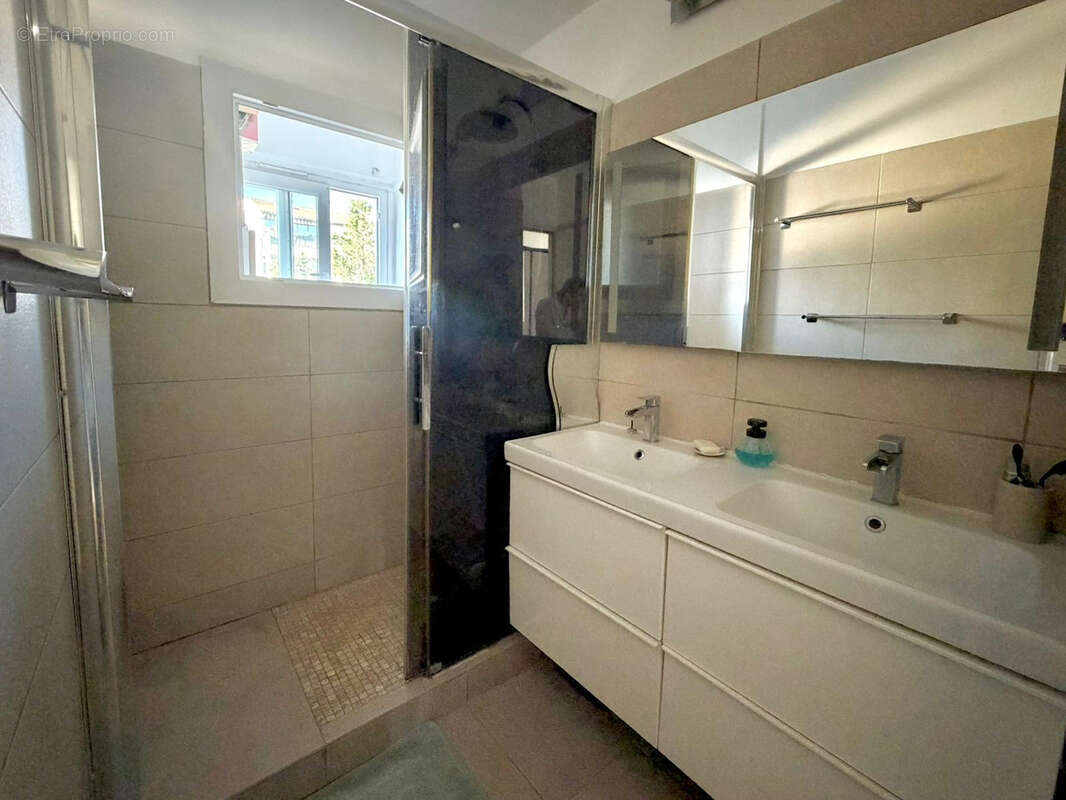 Appartement à SIX-FOURS-LES-PLAGES