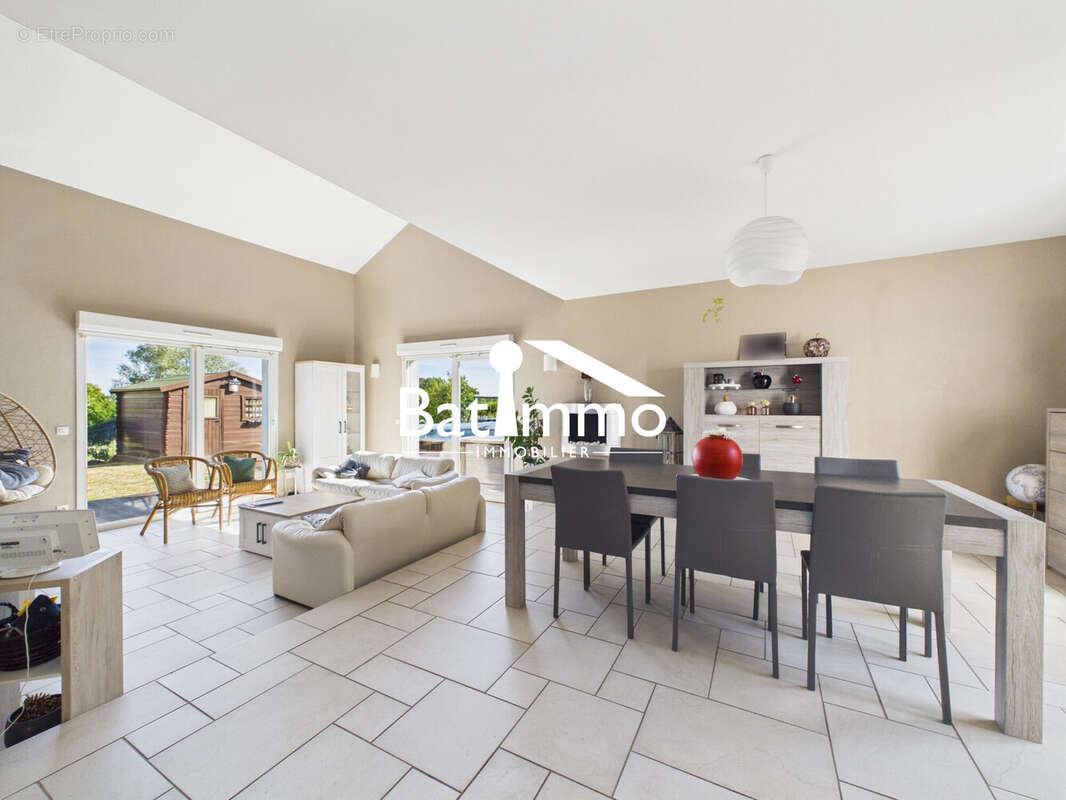 Maison 214 m² à Pournoy-La-Grasse  - photo 8