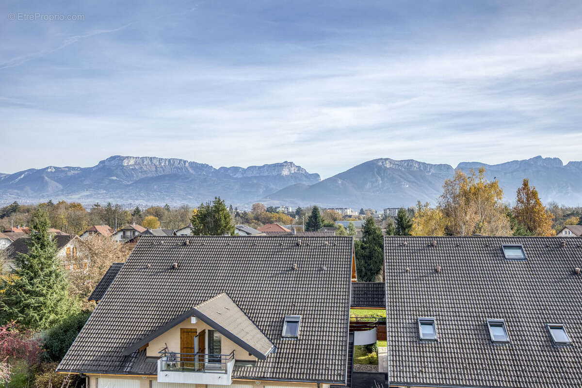 Appartement à POISY