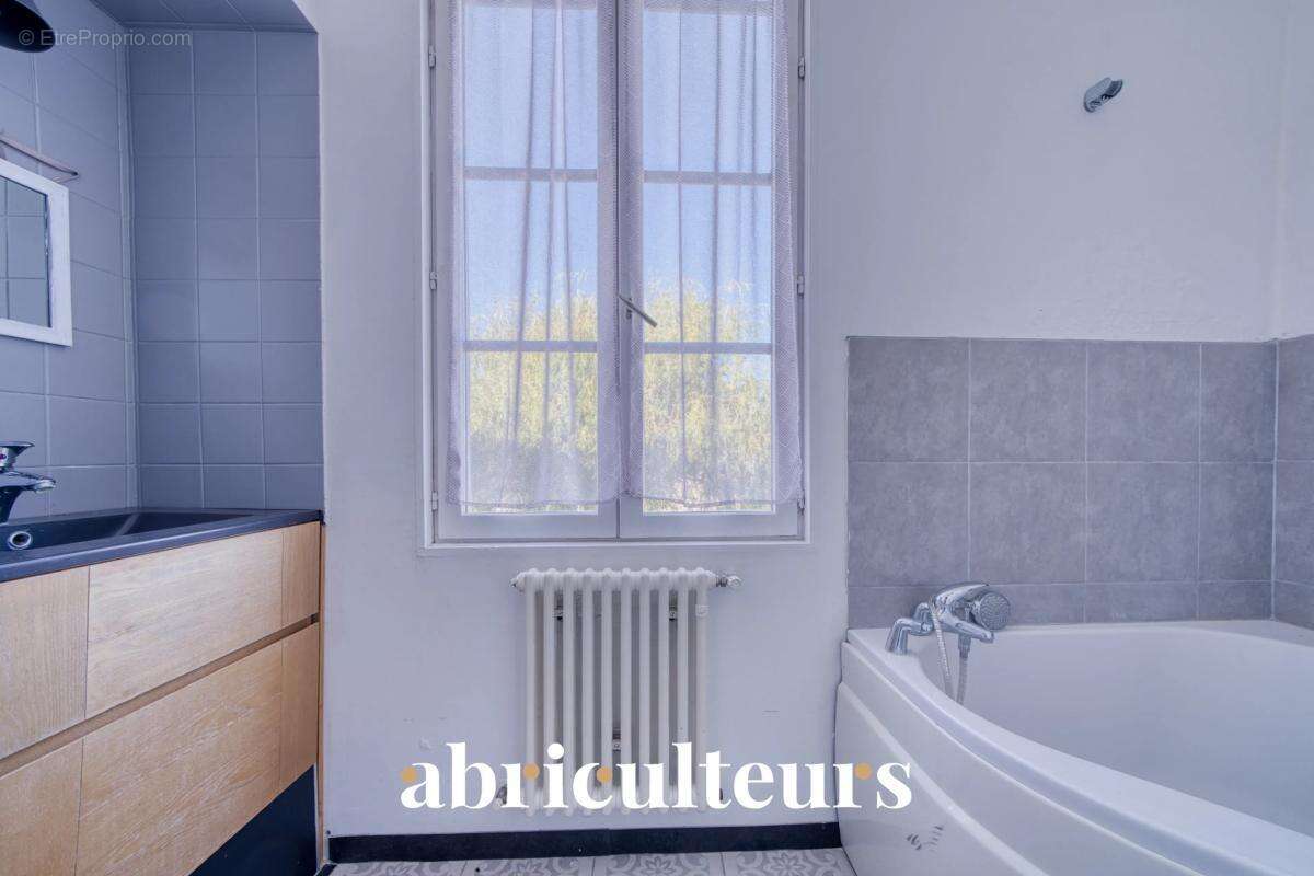 Maison de caractère de 242 m² en vente à Saintes (17100) - photo 15