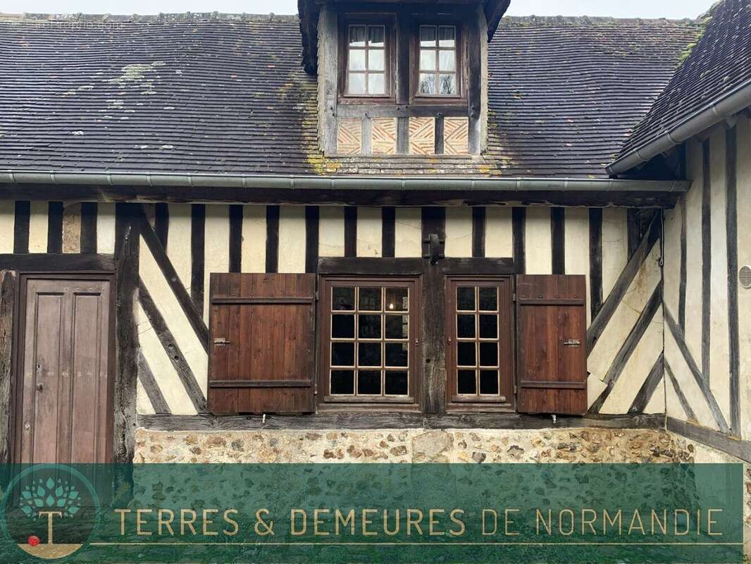 Maison à SAINT-MARTIN-DE-BIENFAITE-LA-CRESSONNIERE