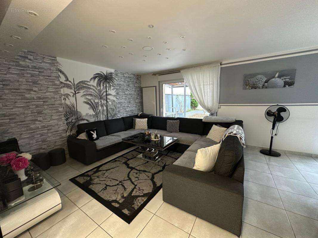 Maison à SAINT-GERMAIN-LES-ARPAJON