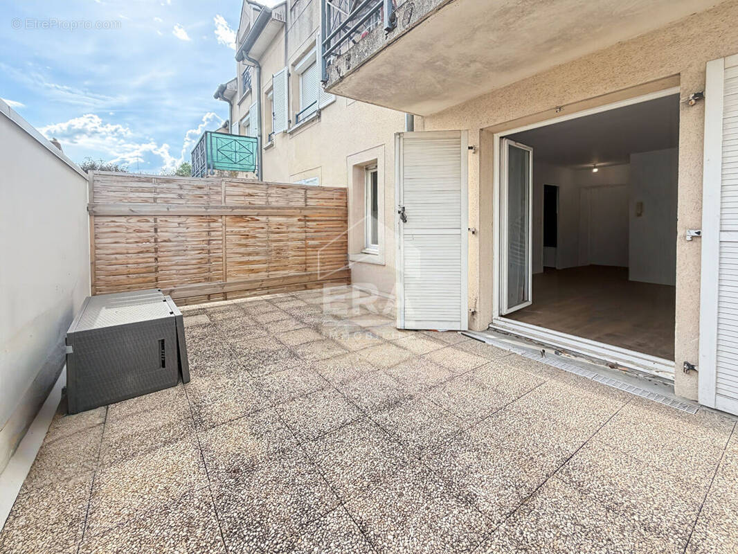 Appartement à CORBEIL-ESSONNES