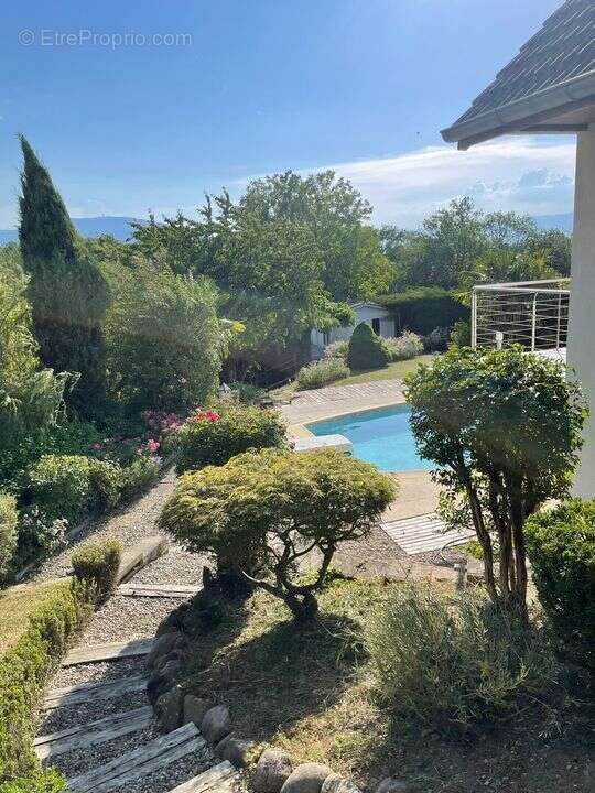 Maison à CRANVES-SALES