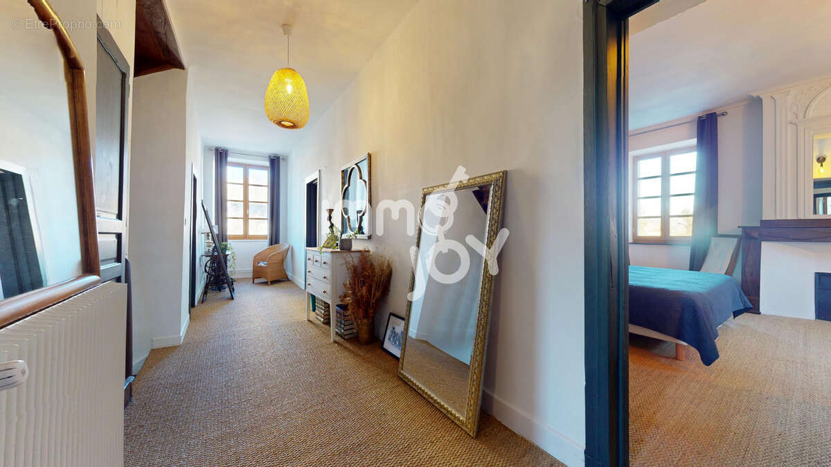 Maison rénovée de 165m2 habitable sur un terrain de 1749m2 avec piscine - photo 19