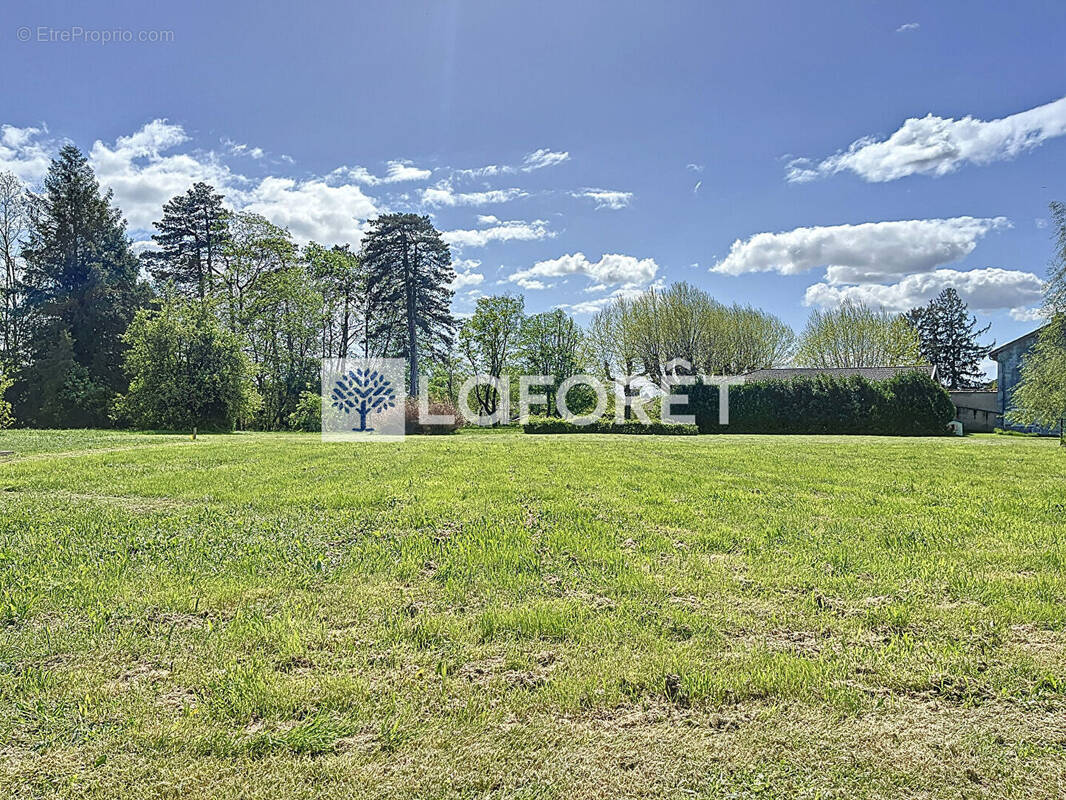 Terrain à BRESSOLLES